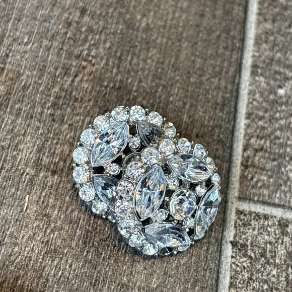 Lot of 4 Fashion Earrings Rhinestone Stud & Drop Styles Silver Tone - Picture 4 of 9